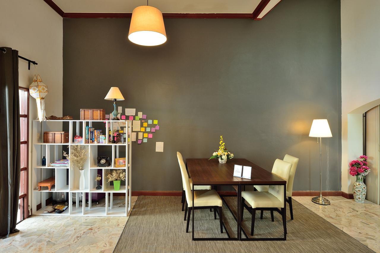 Lost And Found Bed And Breakfast Bangkok Buitenkant foto