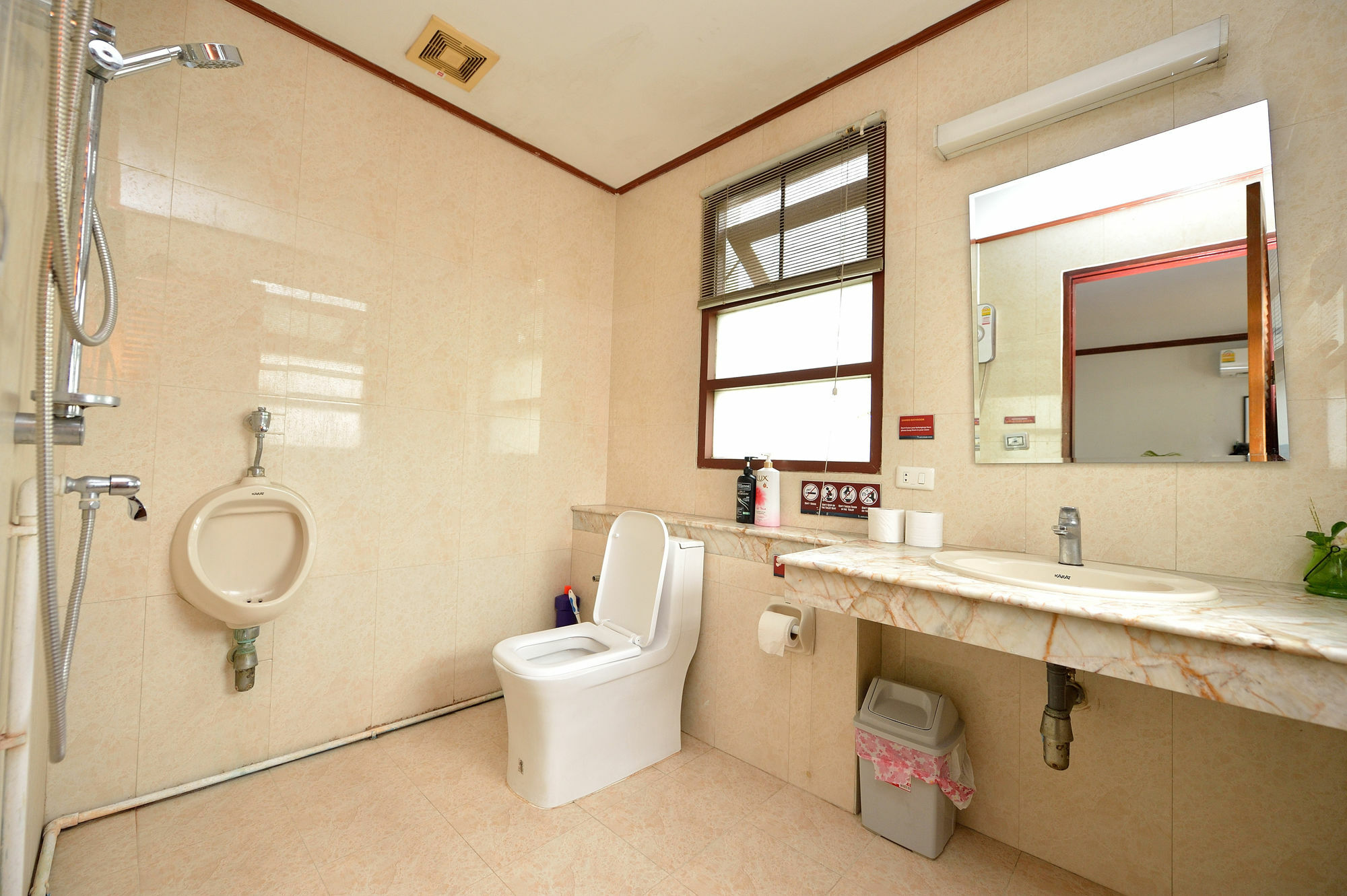 Lost And Found Bed And Breakfast Bangkok Buitenkant foto